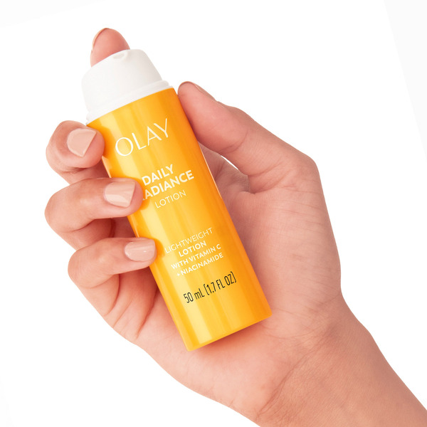 Sữa Dưỡng Da Mặt Olay Daily Radiance Lotion Vitamin C + Niacinamide – Set 2 Chai x 50ml